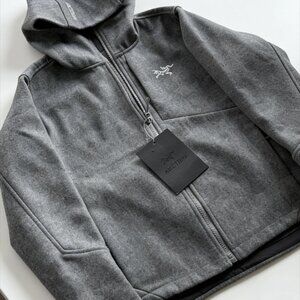 Arc'teryx Sawyer Wool Hoody in black, made with Merino wool.